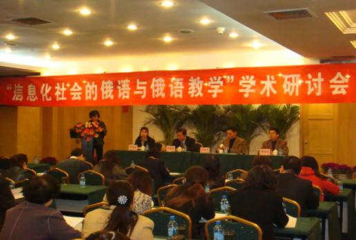 ͼ142��2011�����������ѧ�����˲μ�ѧ�����ֻᲢ����