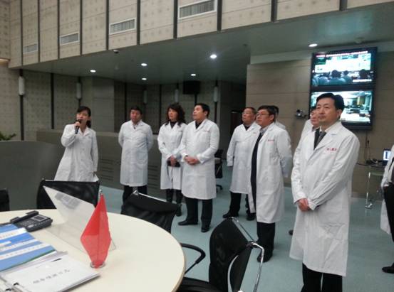 ͼ111��2013��2���������ܾ�������ͬ�£�365bet��Ϸ��վ����ҫ��Ǻ�����У�쵼���й��ƶ������½����޹�˾�ι�365bet��Ϸ��վΪ�½��ƶ���������Ŀ�ɹ�